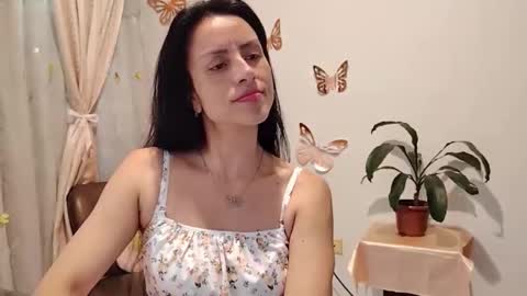 Snapshot of sofibelladelavega chatting on 10-17-25, 03:36 Sofi Bella online show from 10-17-25, 03:36