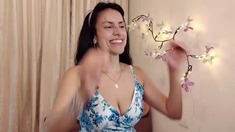 Sofi Bella online show from 04-29-26, 07:20