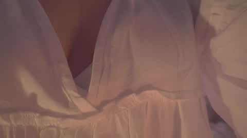 Snapshot of soficb chatting on 12-15-24, 09:20 Sofi online show from 12-15-24, 09:20