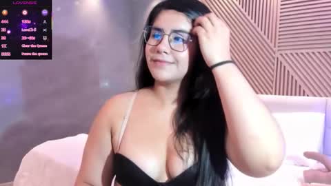 Snapshot of sofie_cutes chatting on 02-22-26, 04:02 SOFIE modelo independiente 10pm - 4am hora colombia online show from 02-22-26, 04:02