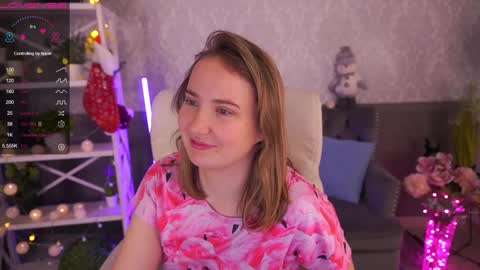 Snapshot of sofiebloom chatting on 12-27-24, 10:26 Sofie online show from 12-27-24, 10:26