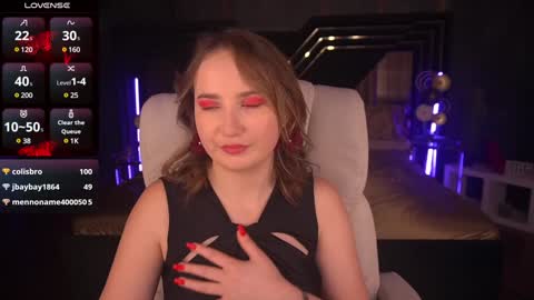 Snapshot of sofiebloom chatting on 01-21-25, 11:13 Sofie online show from 01-21-25, 11:13