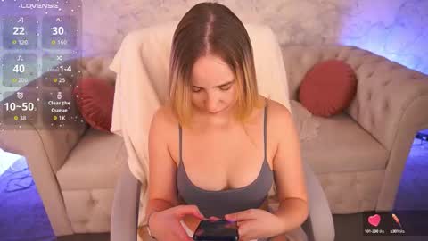 Snapshot of sofiebloom chatting on 09-18-25, 10:34 Sofie online show from 09-18-25, 10:34