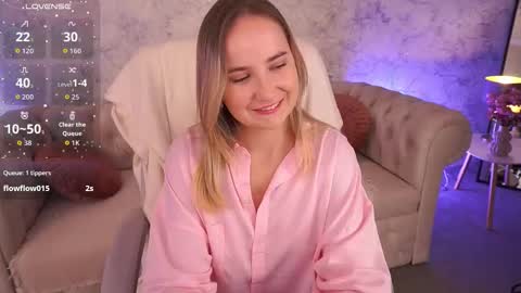 Snapshot of sofiebloom chatting on 10-02-25, 11:45 Sofie online show from 10-02-25, 11:45