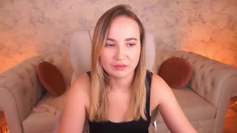 Snapshot of sofiebloom chatting on 11-03-25, 12:13 Sofie online show from 11-03-25, 12:13