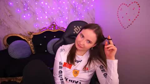 Snapshot of sofiebloom chatting on 03-11-26, 01:44 Sofie online show from 03-11-26, 01:44