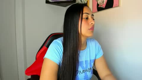 sofiia rodriguez online show from 11-25-25, 11:43