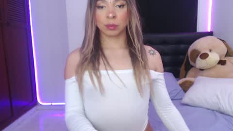 Snapshot of sofiievans_ chatting on 12-02-24, 12:41   online show from 12-02-24, 12:41