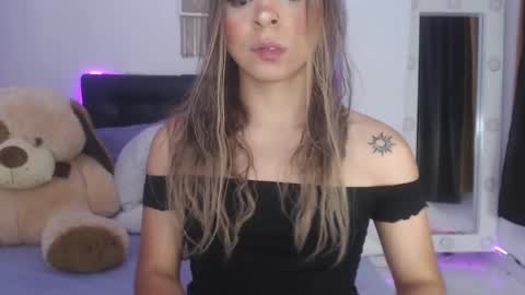 Snapshot of sofiievans_ chatting on 02-28-25, 01:05   online show from 02-28-25, 01:05