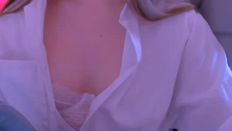 Snapshot of sofinovvak chatting on 02-26-26, 11:31 Sofi online show from 02-26-26, 11:31