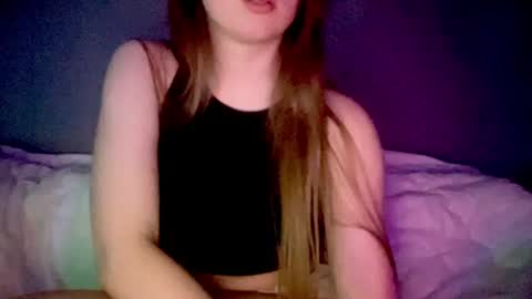 Snapshot of sofinovvak chatting on 06-19-26, 07:39 Sofi online show from 06-19-26, 07:39