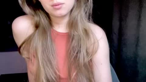 Snapshot of sofinovvak chatting on 06-30-26, 04:41 Sofi online show from 06-30-26, 04:41
