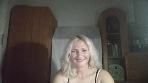 Snapshot of sofishine11 chatting on 10-23-25, 07:56 Sofi online show from 10-23-25, 07:56