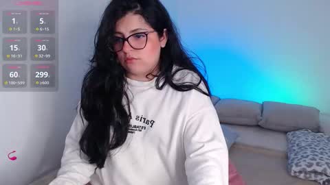 Snapshot of sofix_ chatting on 02-10-26, 09:08 Lau online show from 02-10-26, 09:08