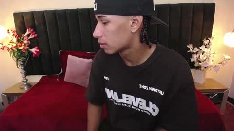 Cam and Amy online show from 02-25-26, 07:34