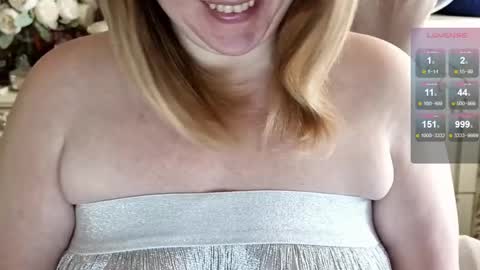 Hi Im Sofia             online show from 05-22-26, 01:28