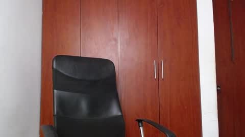 Snapshot of soft_fetish chatting on 02-28-25, 11:12 Camila M online show from 02-28-25, 11:12