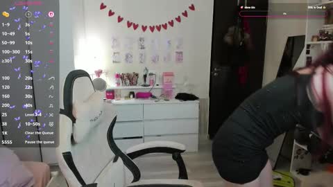 Snapshot of softalone chatting on 03-08-26, 11:52 Di online show from 03-08-26, 11:52