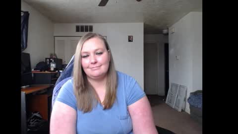 Snapshot of softerpeaches chatting on 02-13-25, 08:45 Rose online show from 02-13-25, 08:45