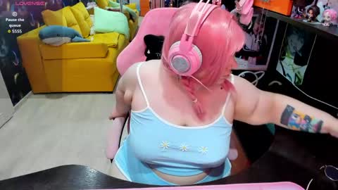Sofie online show from 05-18-26, 03:13