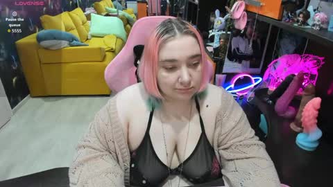 Sofie online show from 05-22-26, 02:51