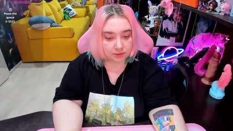 Sofie online show from 05-28-26, 01:47
