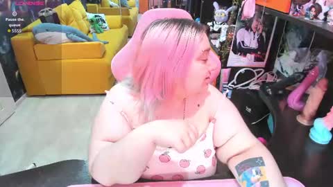 Sofie online show from 06-19-26, 02:38
