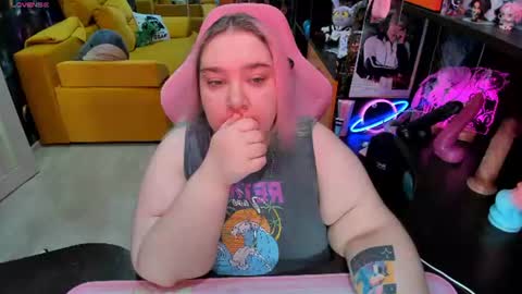 Sofie online show from 06-23-26, 03:04
