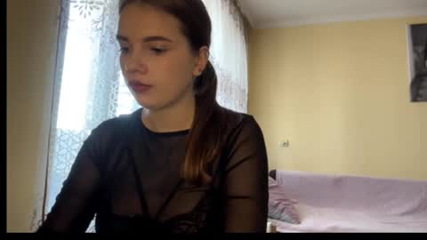 Snapshot of softiris_ chatting on 01-17-26, 08:19 Anna online show from 01-17-26, 08:19