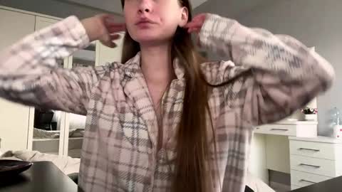 Snapshot of softlygirl chatting on 02-01-26, 01:20 softlygirl online show from 02-01-26, 01:20