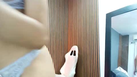 Snapshot of sofy_west chatting on 09-18-25, 10:34 sofy west online show from 09-18-25, 10:34
