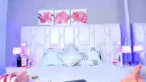   online show from 09-25-25, 04:05