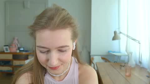 Bella online show from 01-25-25, 12:26