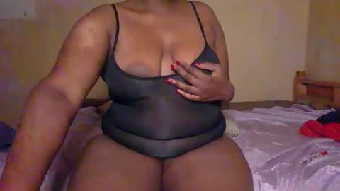 Snapshot of sollybunny chatting on 02-12-26, 03:34 Solly bunny online show from 02-12-26, 03:34