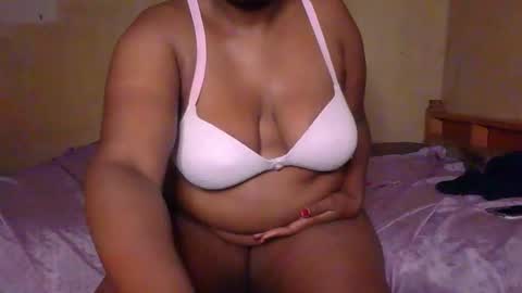 Snapshot of sollybunny chatting on 02-19-26, 03:13 Solly bunny online show from 02-19-26, 03:13