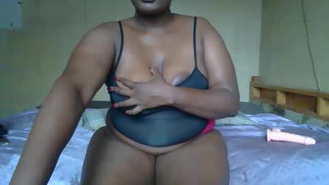 Snapshot of sollybunny chatting on 02-21-26, 02:40 Solly bunny online show from 02-21-26, 02:40