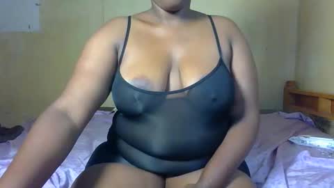 Snapshot of sollybunny chatting on 03-07-26, 11:35 Solly bunny online show from 03-07-26, 11:35