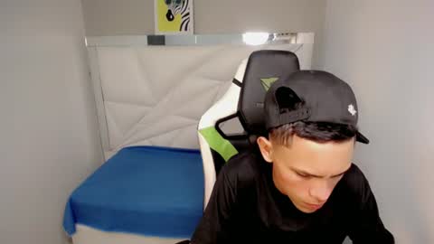 ESTEBAN online show from 06-26-26, 05:34
