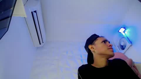 ESTEBAN online show from 07-22-26, 02:14