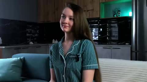 Marie online show from 02-26-26, 01:48