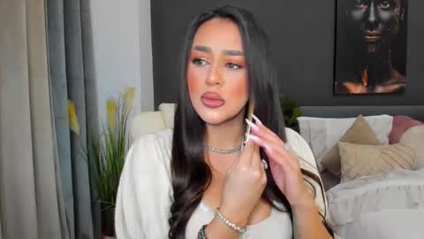 Snapshot of sonia__rey chatting on 12-17-25, 01:28 Sonia Rey online show from 12-17-25, 01:28