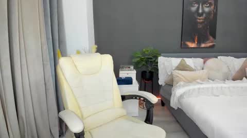 Snapshot of sonia__rey chatting on 01-17-26, 08:45 Sonia Rey online show from 01-17-26, 08:45