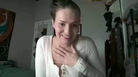 Snapshot of sonnieday chatting on 05-24-26, 07:46 Sonnie Day online show from 05-24-26, 07:46