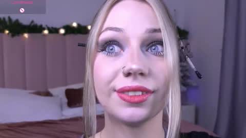 Snapshot of sono_sharingan chatting on 12-22-25, 04:26 Your ghost wife online show from 12-22-25, 04:26