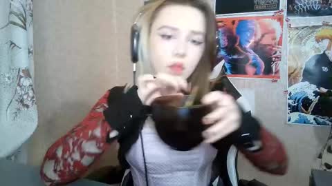 Mila online show from 03-20-26, 04:12