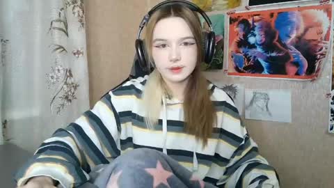 Mila online show from 04-29-26, 03:38