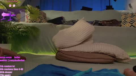 Snapshot of sonya_keller chatting on 10-18-25, 08:20 Sonya online show from 10-18-25, 08:20