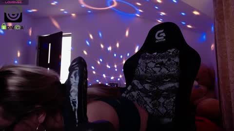 Snapshot of sonyadevon chatting on 12-14-24, 10:56 Sonia online show from 12-14-24, 10:56