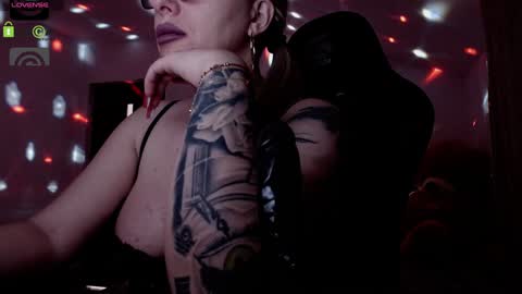 Snapshot of sonyadevon chatting on 02-07-25, 08:22 Sonia online show from 02-07-25, 08:22