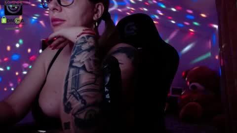 Snapshot of sonyadevon chatting on 02-14-25, 06:45 Sonia online show from 02-14-25, 06:45